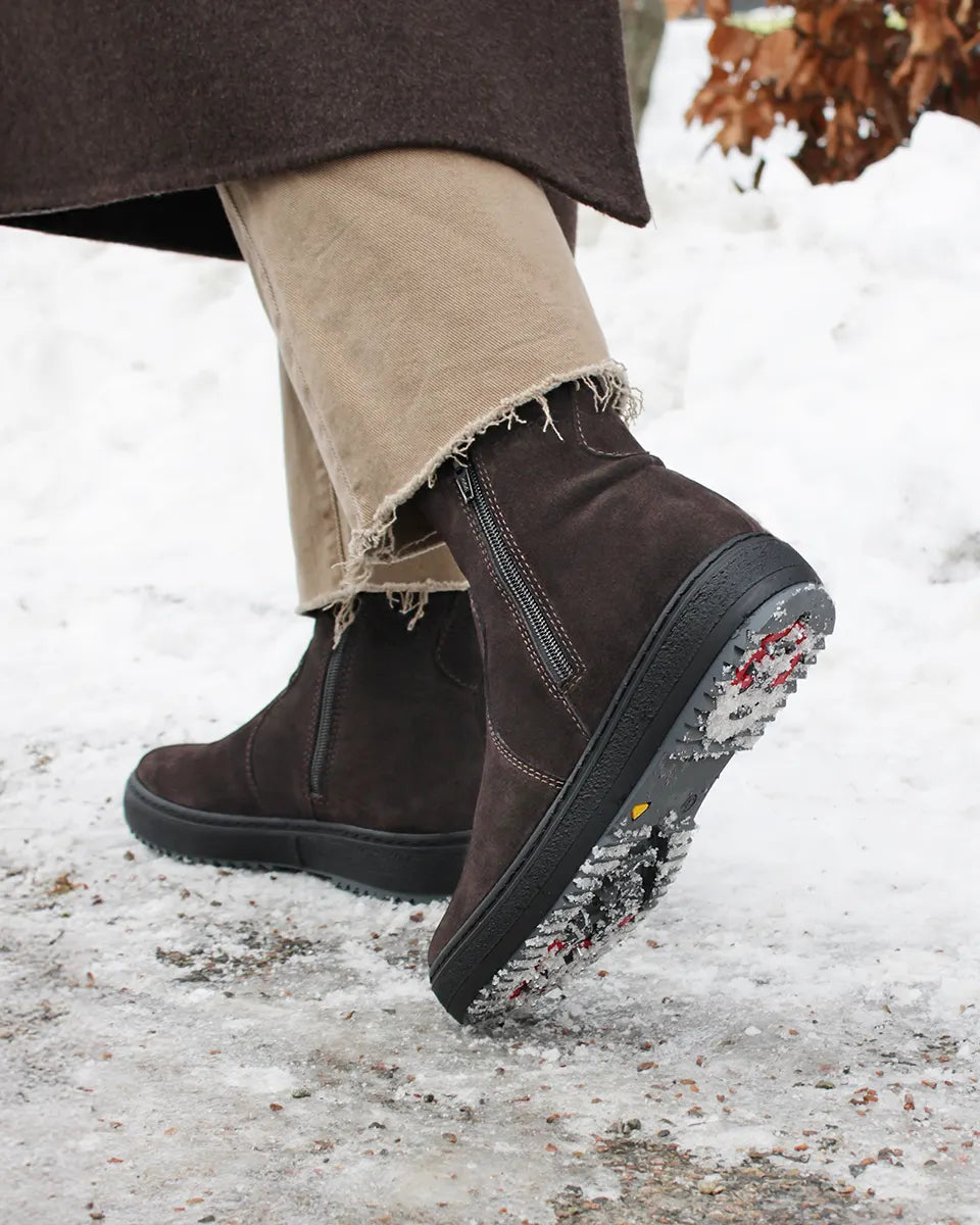 Hitta skor för höst och vinter, allt från dubbskor till promenadskor
