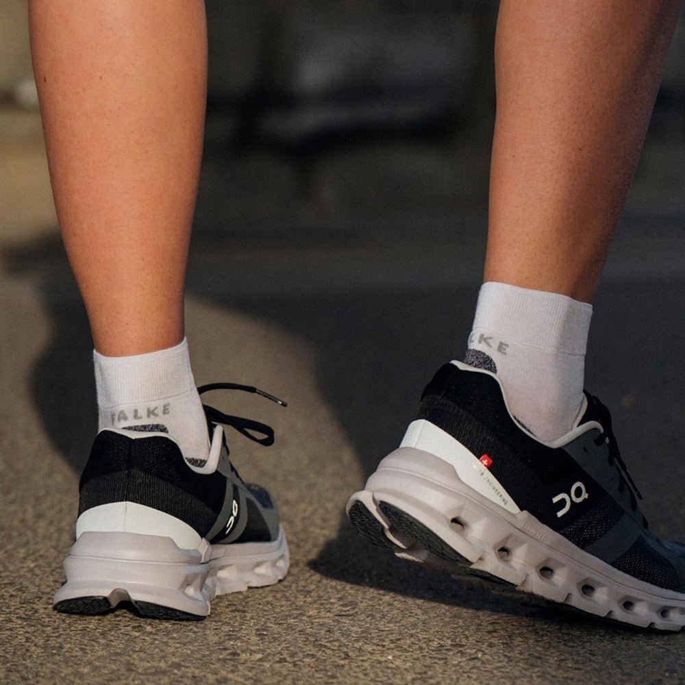 Produktbild 2 - Falke RU4 Short Women Socks White Mix