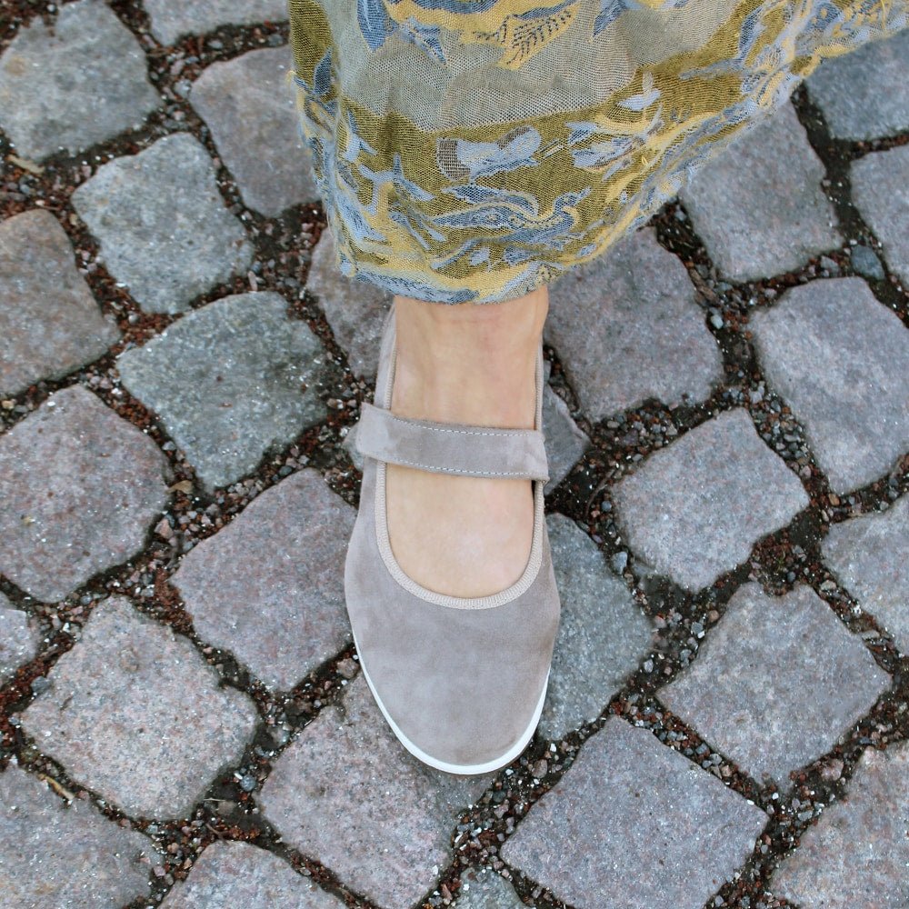 Produktbild 12 - Minfot Ballerinaskor med rem Joyce Stretch Nubuck Stone