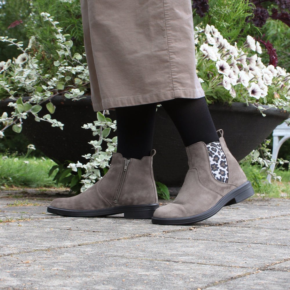 Produktbild 12 - Minfot Bou Chelsea Boots med zip Stretch Nubuck Stone Leopard