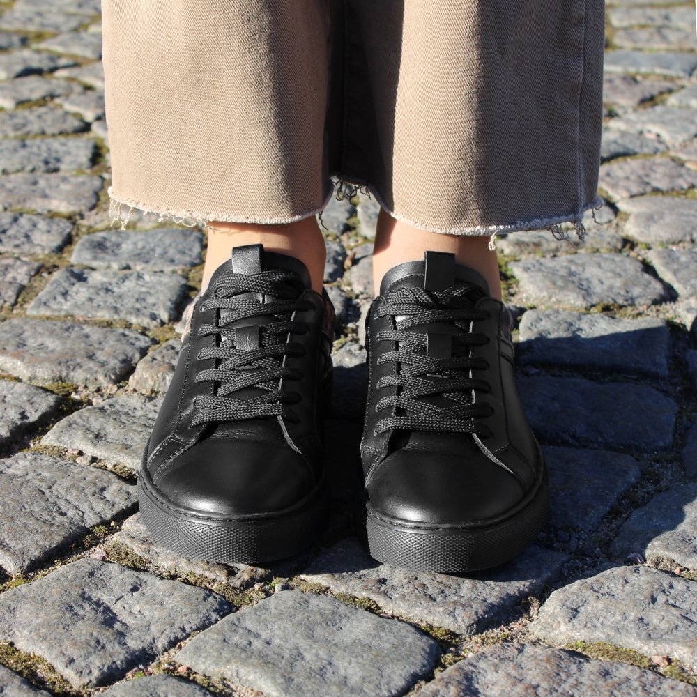 Minfot Comfort Sneakers Skinn Leopard Svart