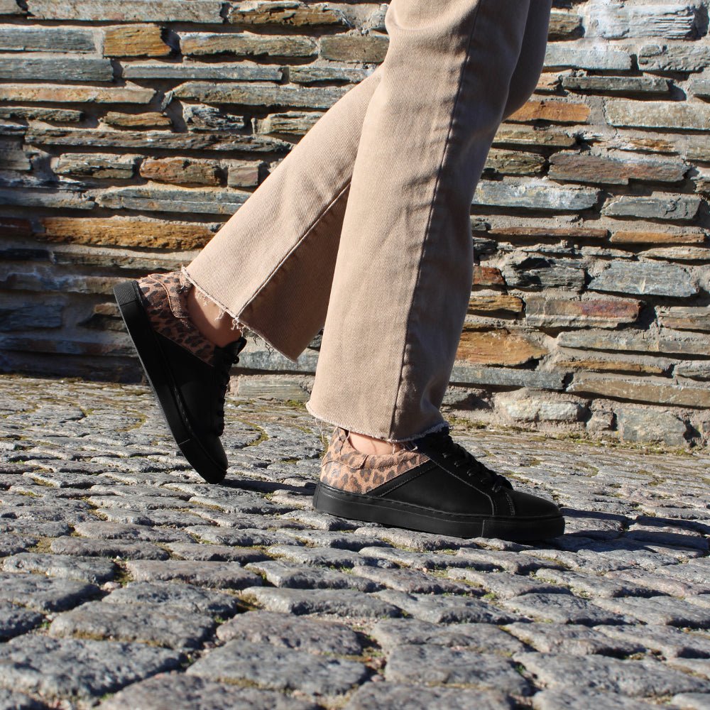 Minfot Comfort Sneakers Skinn Leopard Svart