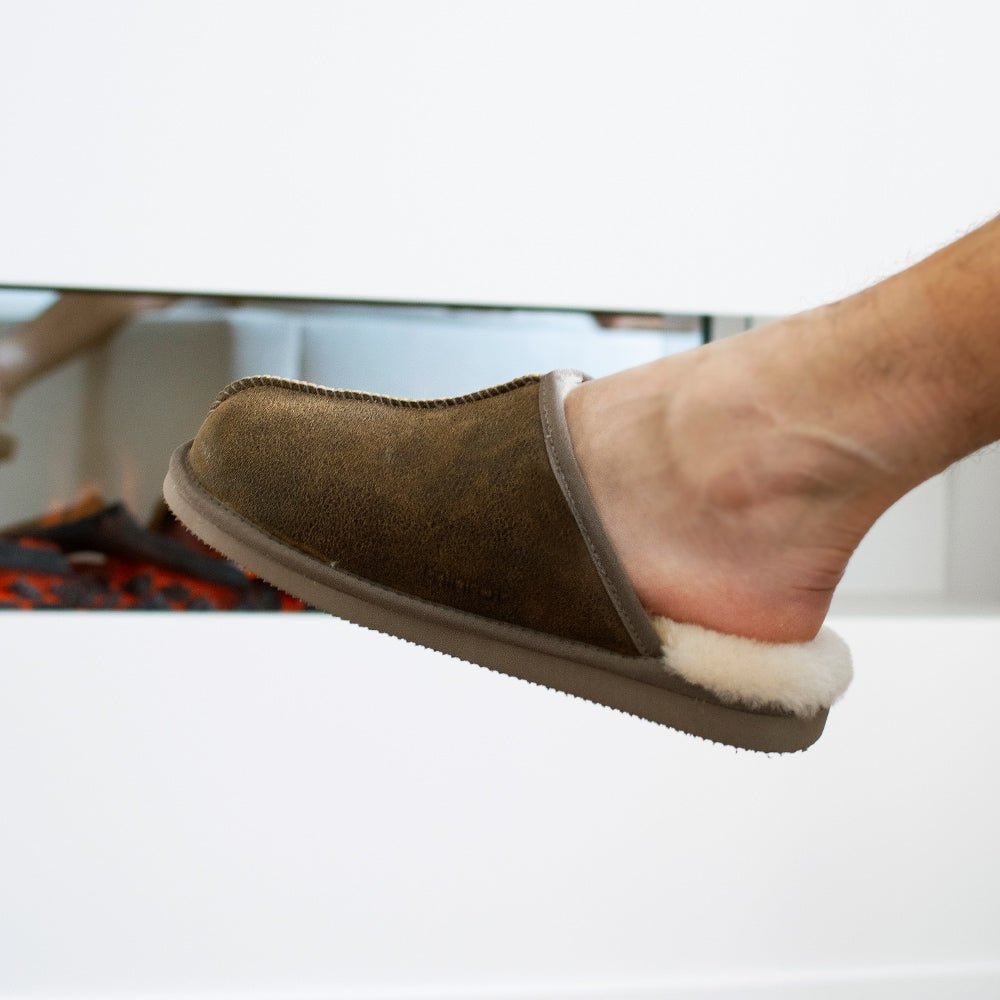 Minfot Fårskinnstofflor Slip-on Orust med sula Waxed Stone