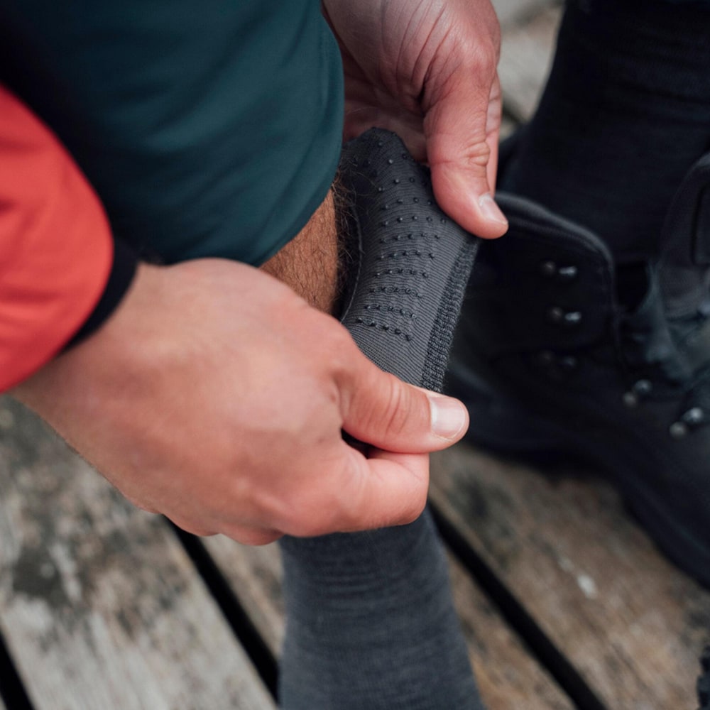 Produktbild 8 - Falke TK2 Sensitive Men Trekking Socks Black