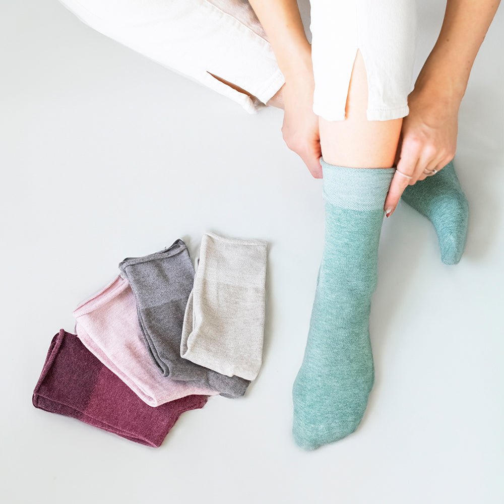 färgglada-diabetesstrumpor-bomull-5-pack-minfot-meadow