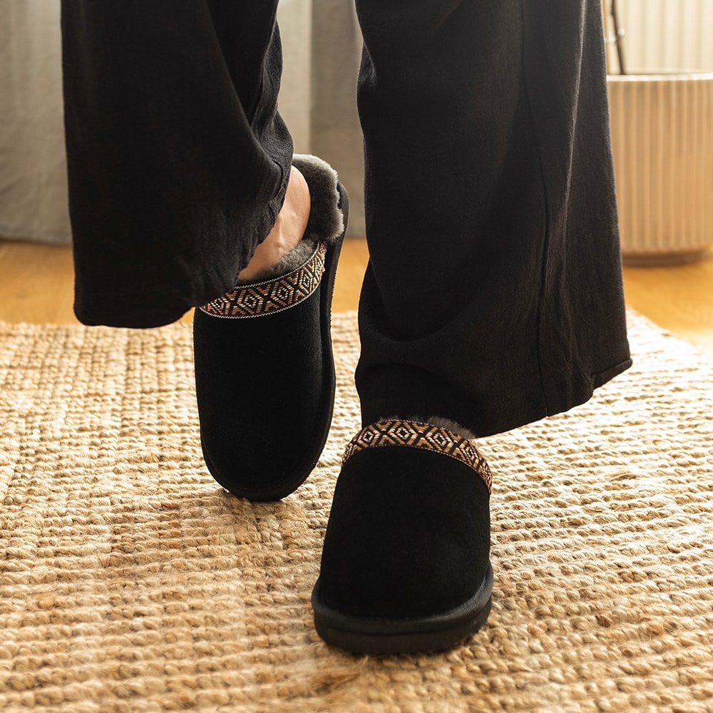 Minfot Fårskinnstofflor Slip-on Myre med sula Svart
