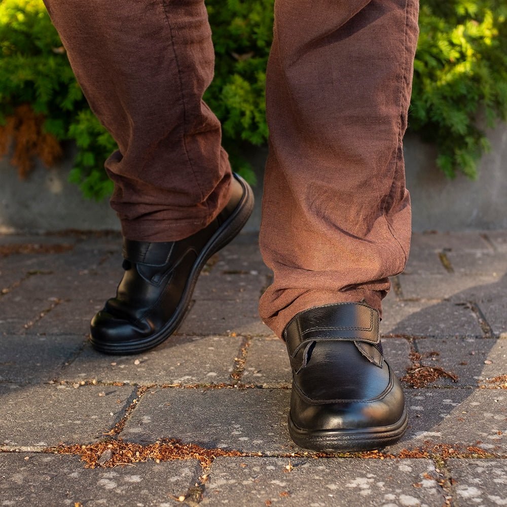 Minfot Arthur Breda Skor Kardborre Stretch Skinn Svart