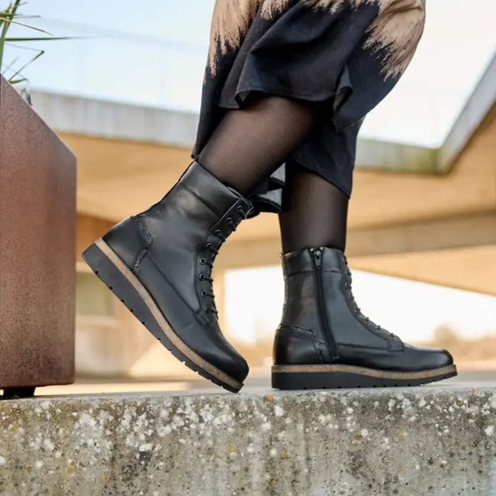 New Feet Linn Breda Boots Snörning Dragkedja Svart