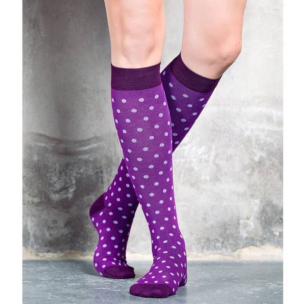 Produktbild 2 - SupCare Stödstrumpor Bambu Prickig Lila