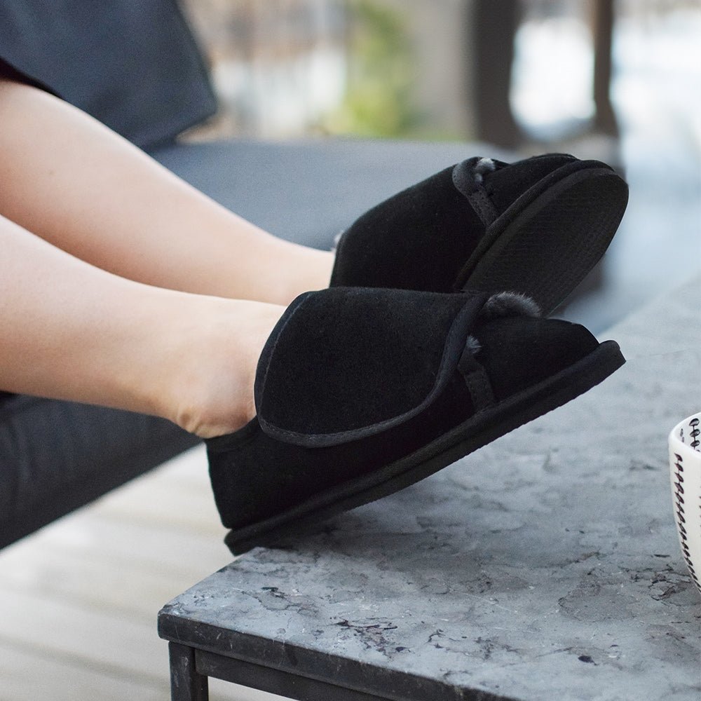 Minfot Fårskinnstofflor Öppningsbar Specialsko Molde Svart