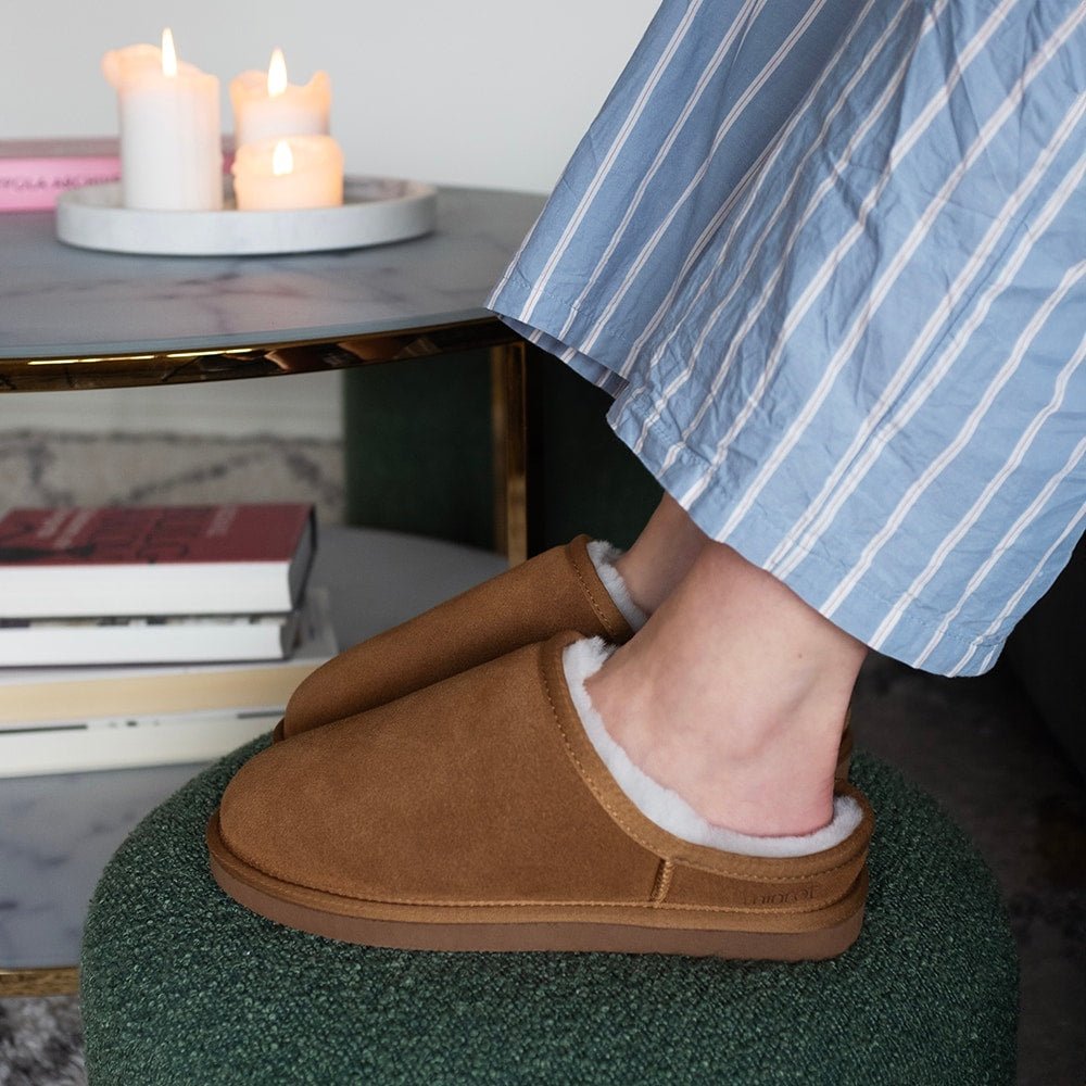 Minfot Fårskinnstofflor Vejle med sula Chestnut