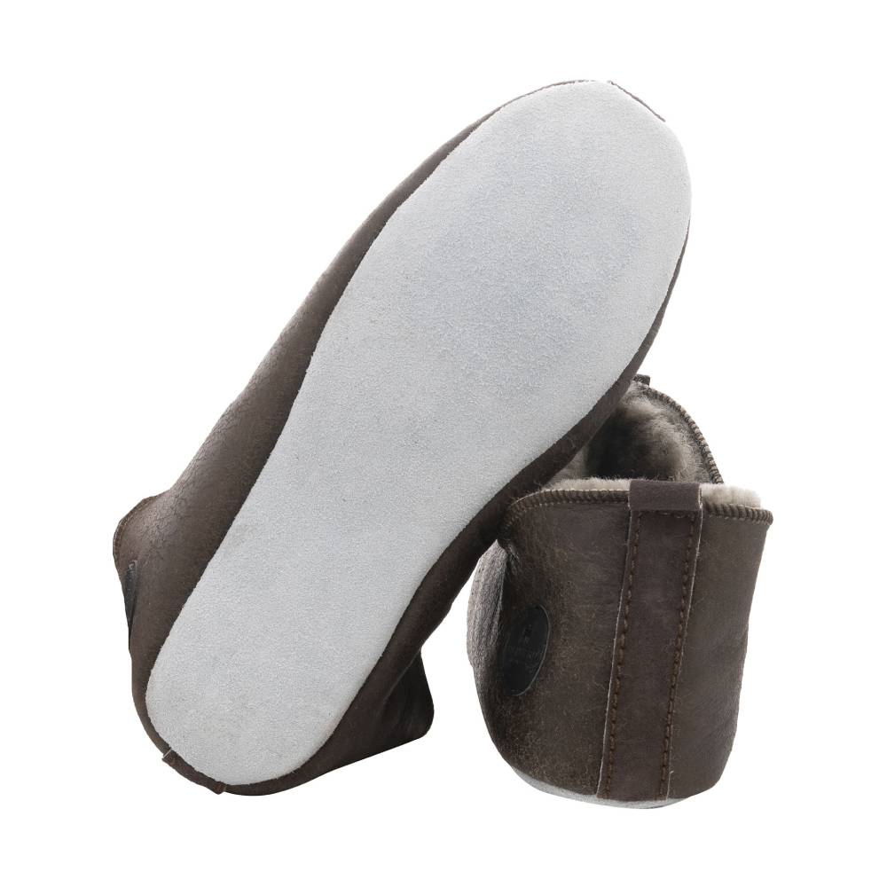 Shepherd Henrik Fårskinnstofflor Stone Oiled Antique