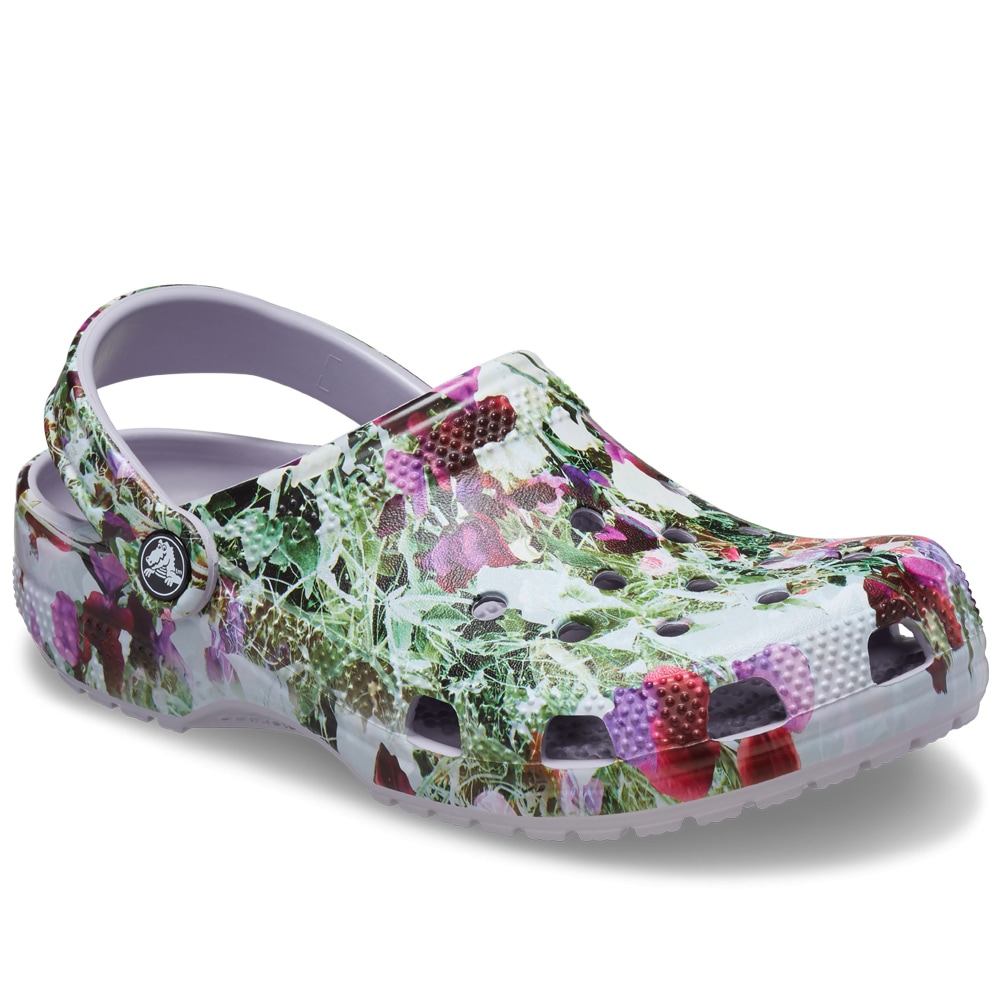 sandaler-breda-fötter-crocs-floral.jpg