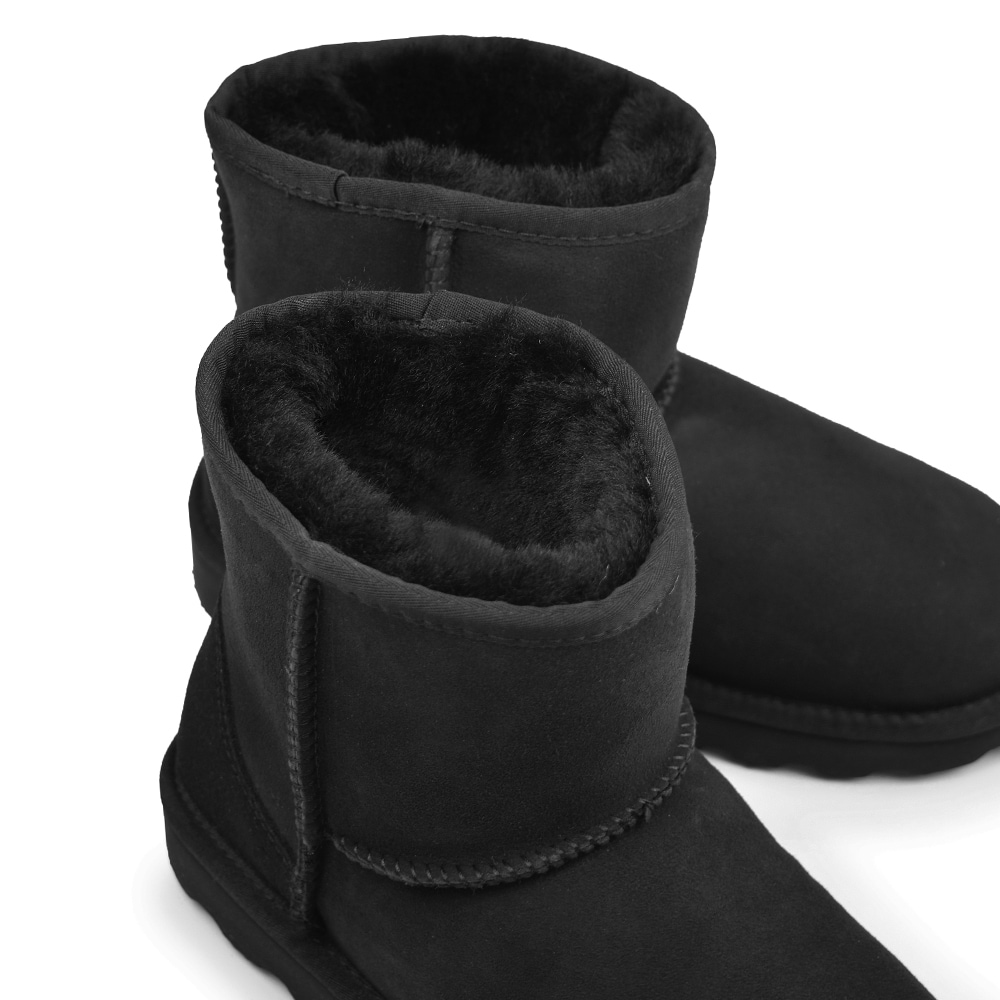 svarta-varma-fårskinn-boots-Classic-Black-Rugged-Gear.jpg